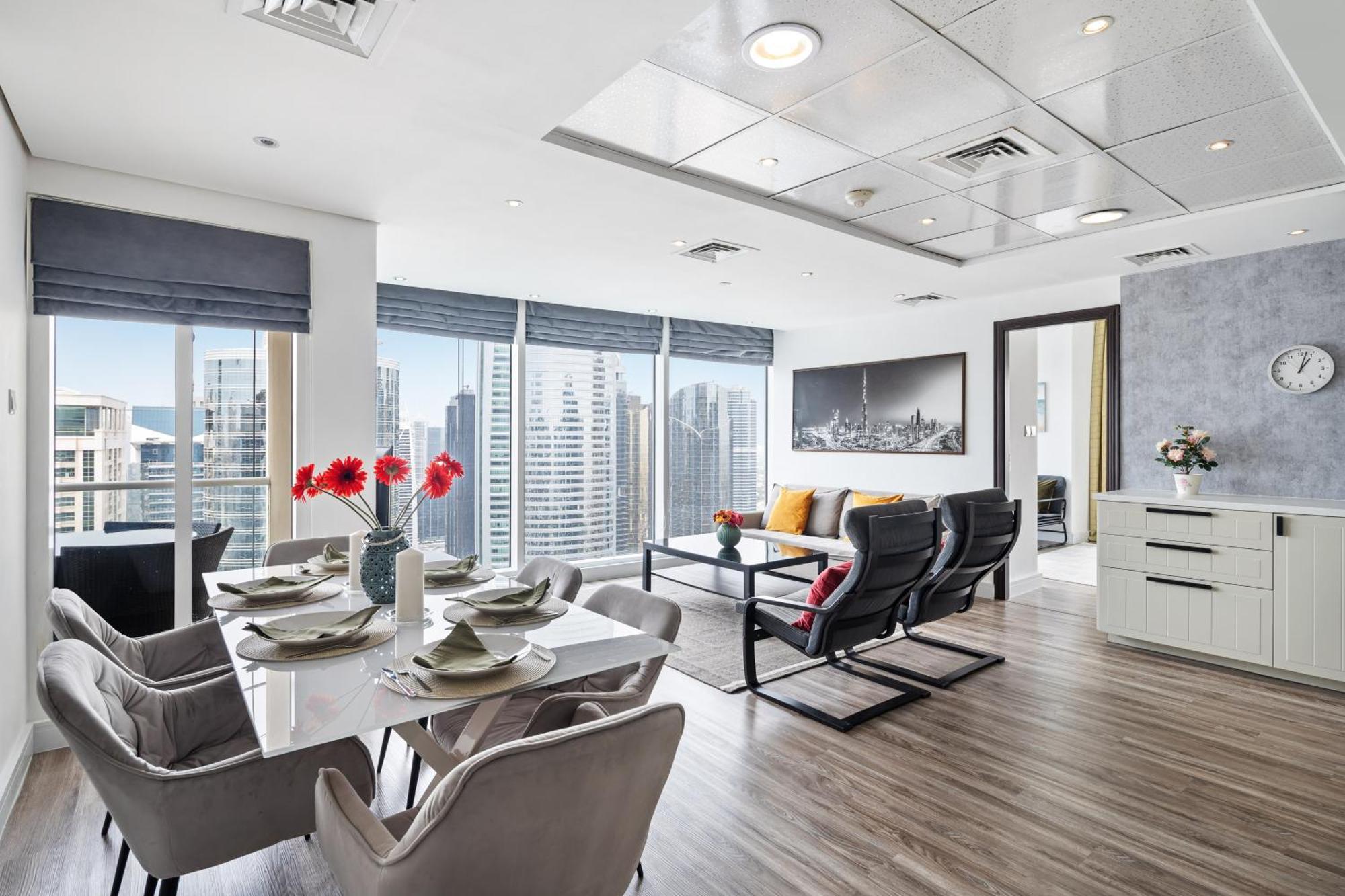 Modern & Spacious 2-Bed Condo With Panoramic Lake Views, Dual Balconies, Steps From Dubai Jlt Metro By "La Buena Vida Holiday Homes" 외부 사진