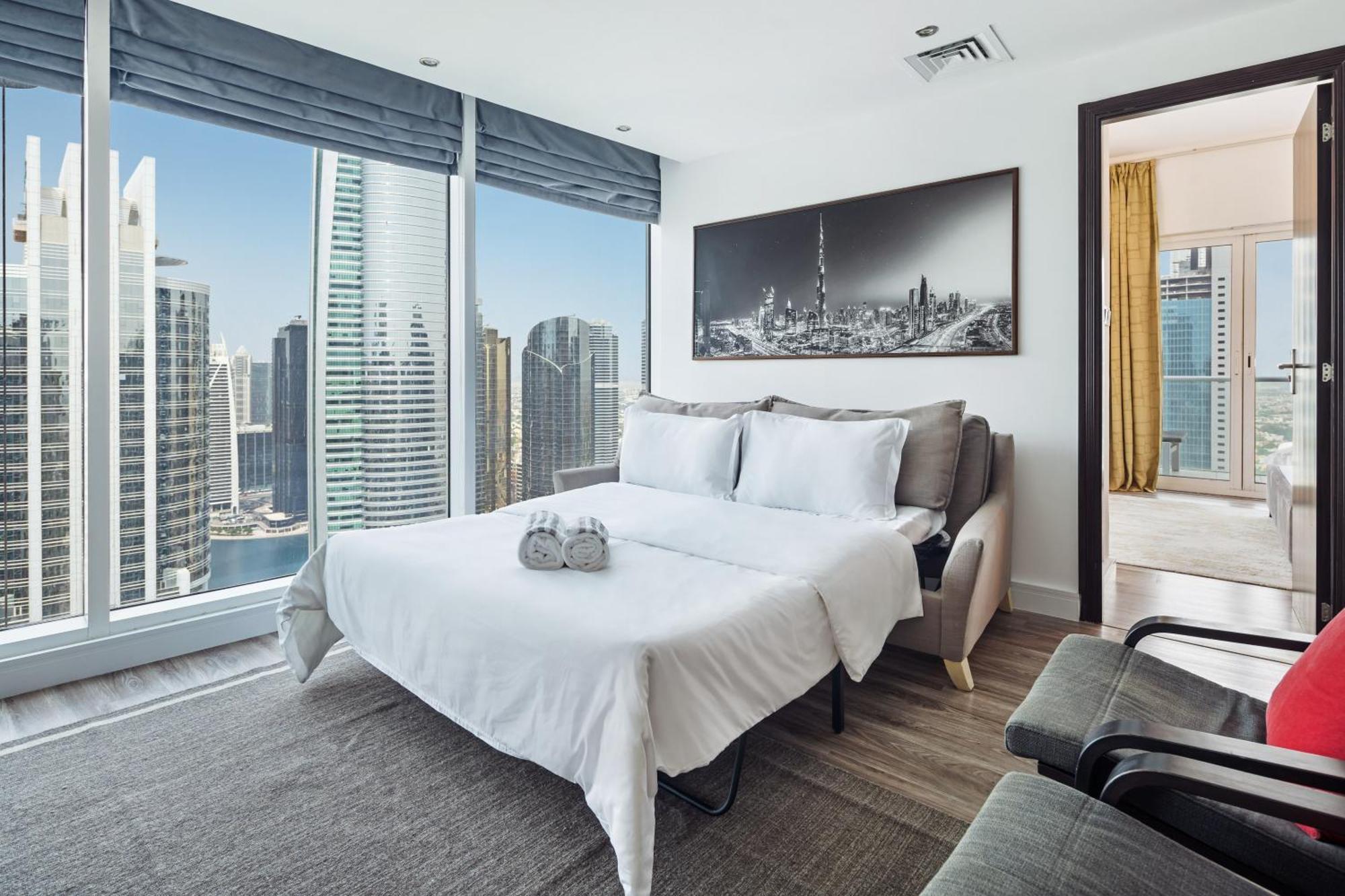Modern & Spacious 2-Bed Condo With Panoramic Lake Views, Dual Balconies, Steps From Dubai Jlt Metro By "La Buena Vida Holiday Homes" 외부 사진