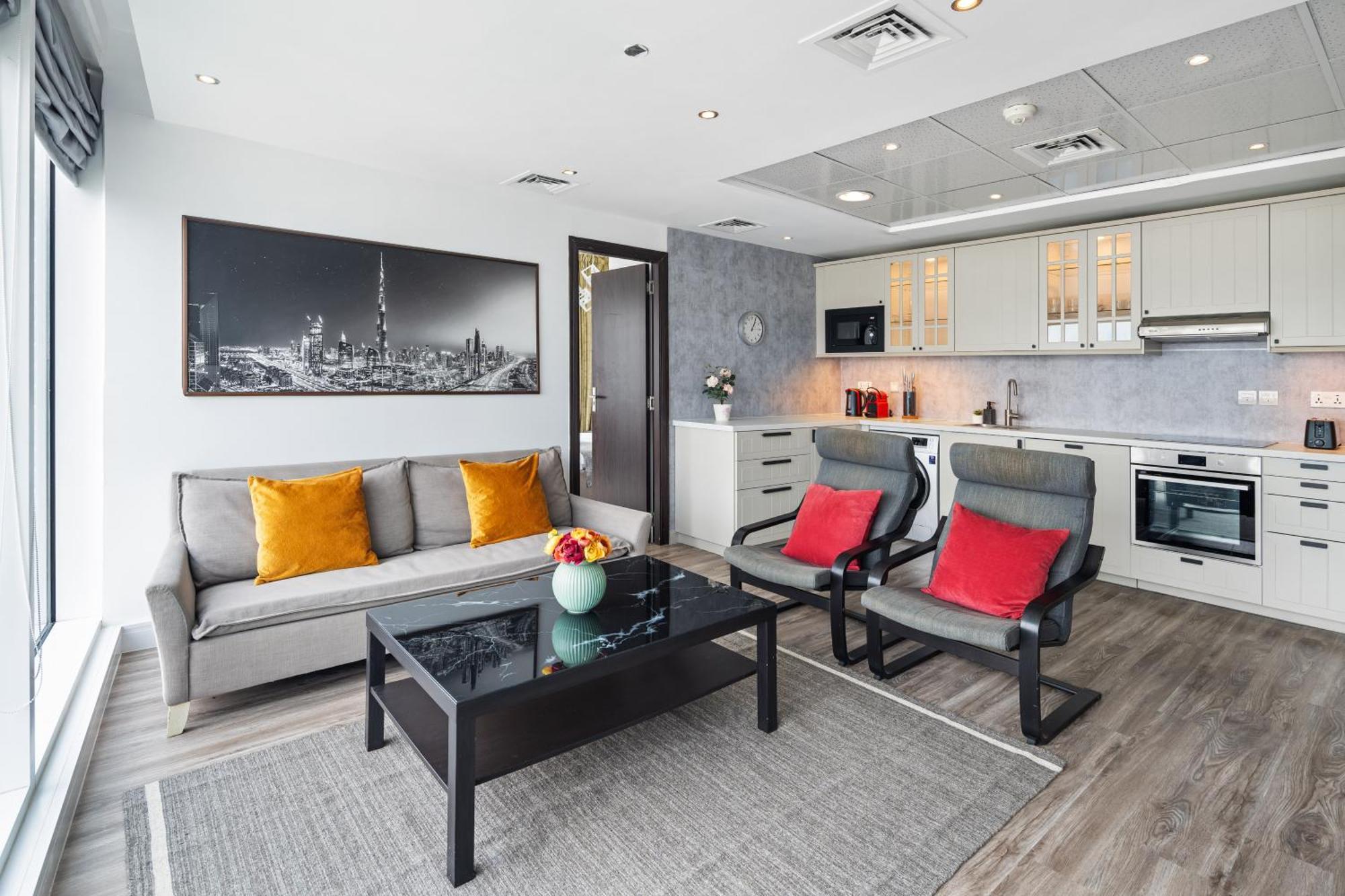 Modern & Spacious 2-Bed Condo With Panoramic Lake Views, Dual Balconies, Steps From Dubai Jlt Metro By "La Buena Vida Holiday Homes" 외부 사진