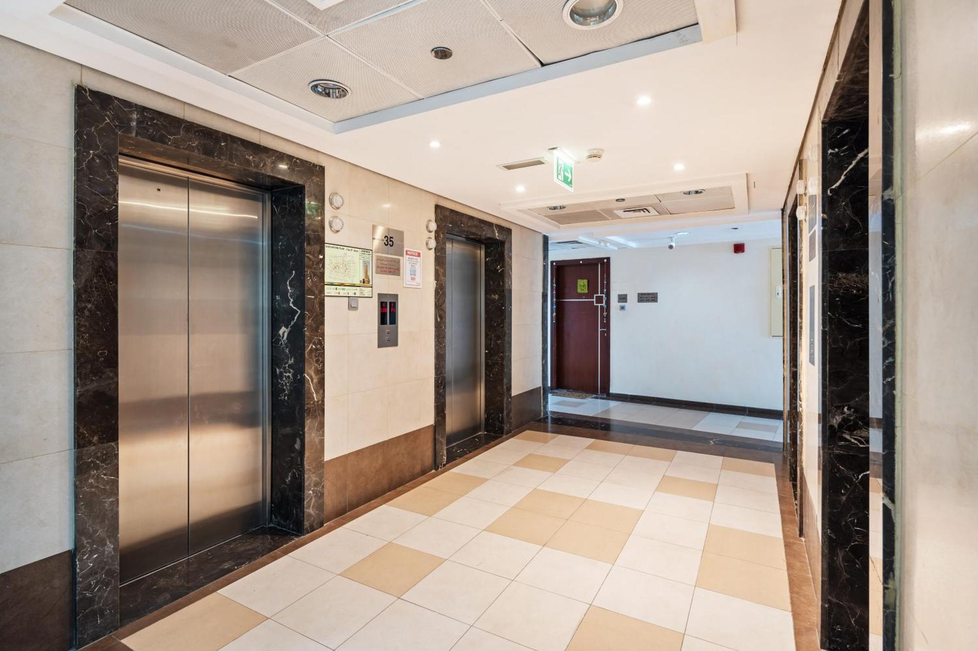 Modern & Spacious 2-Bed Condo With Panoramic Lake Views, Dual Balconies, Steps From Dubai Jlt Metro By "La Buena Vida Holiday Homes" 외부 사진