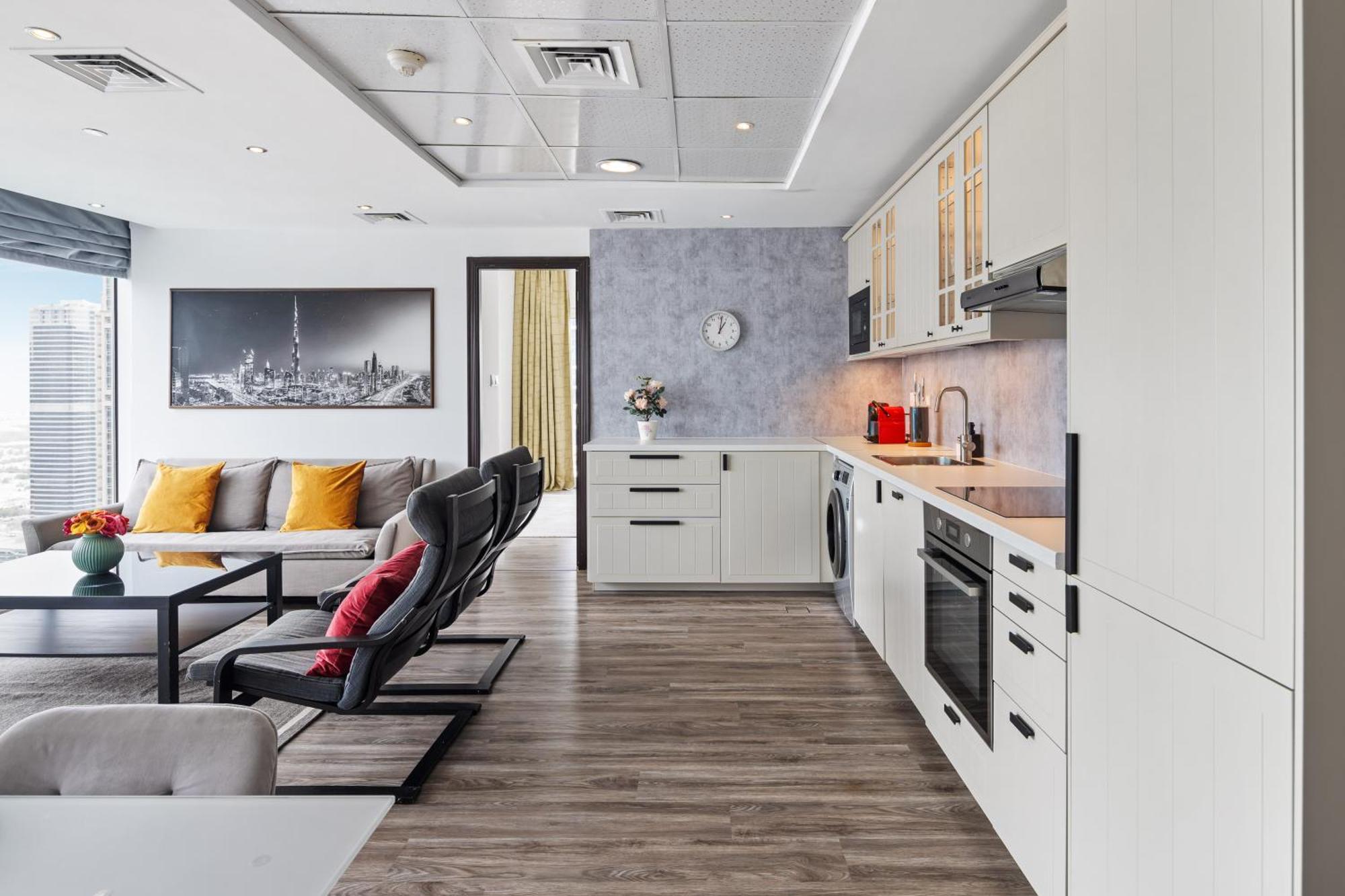 Modern & Spacious 2-Bed Condo With Panoramic Lake Views, Dual Balconies, Steps From Dubai Jlt Metro By "La Buena Vida Holiday Homes" 외부 사진