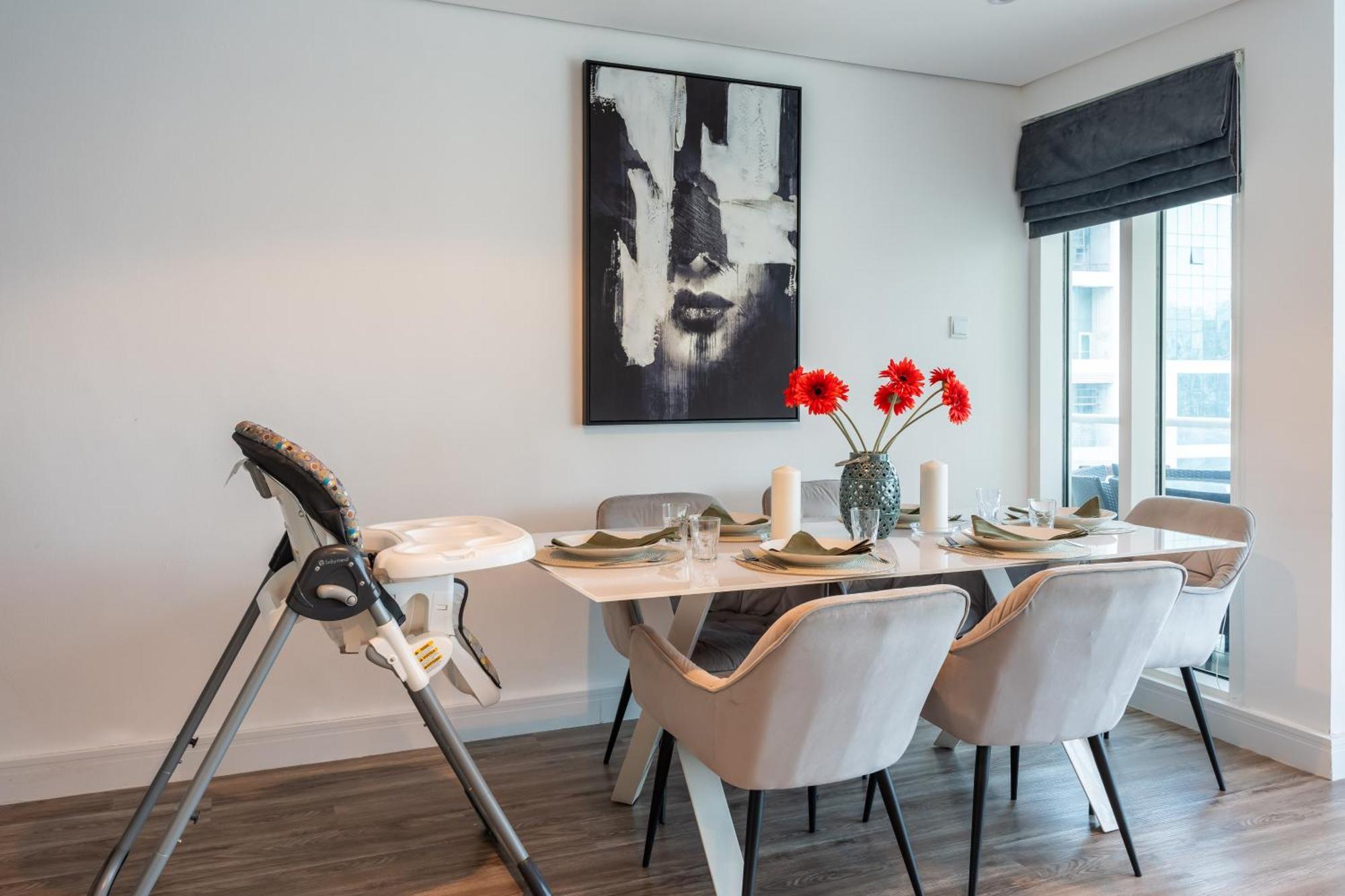 Modern & Spacious 2-Bed Condo With Panoramic Lake Views, Dual Balconies, Steps From Dubai Jlt Metro By "La Buena Vida Holiday Homes" 외부 사진