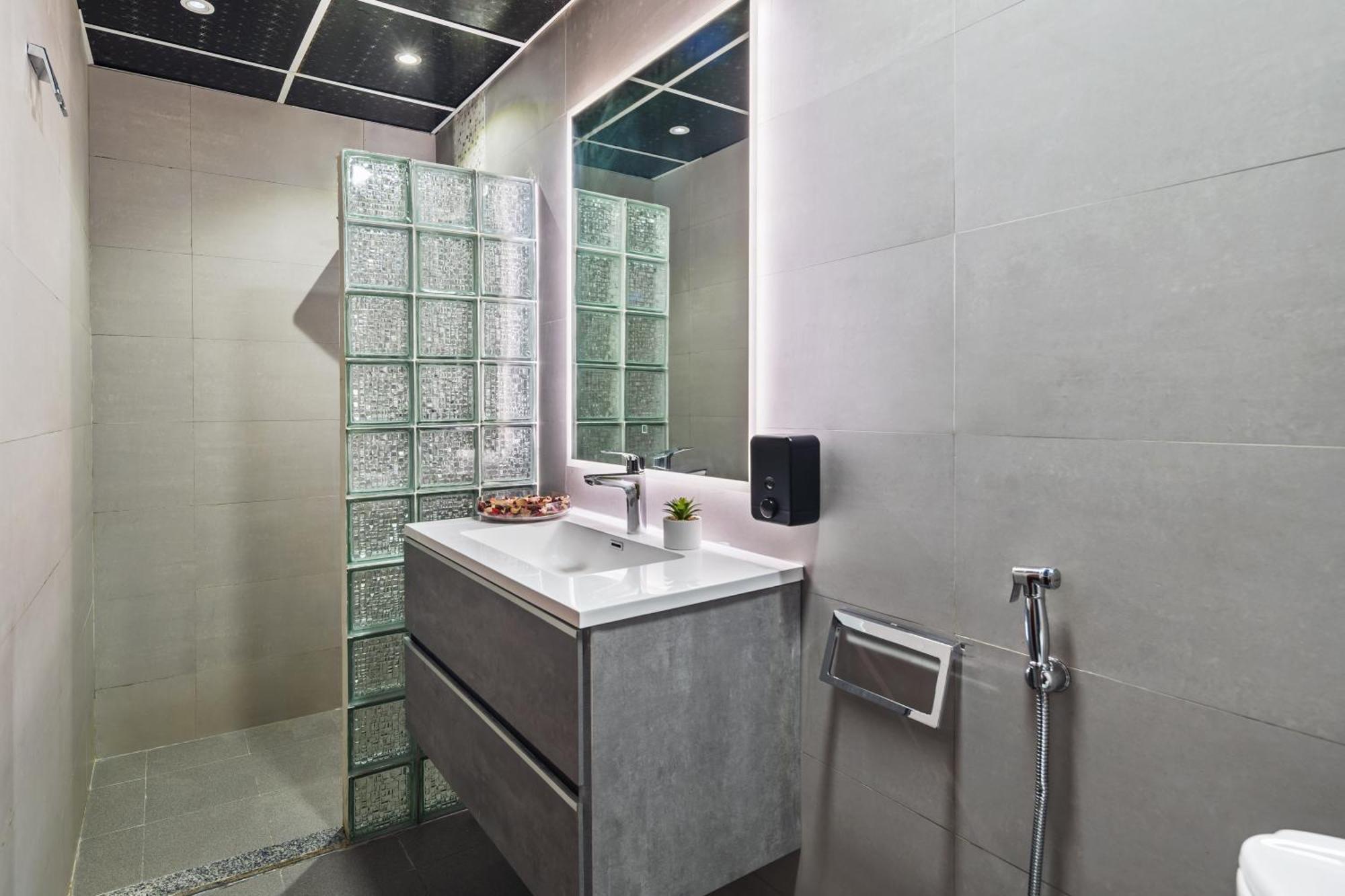 Modern & Spacious 2-Bed Condo With Panoramic Lake Views, Dual Balconies, Steps From Dubai Jlt Metro By "La Buena Vida Holiday Homes" 외부 사진