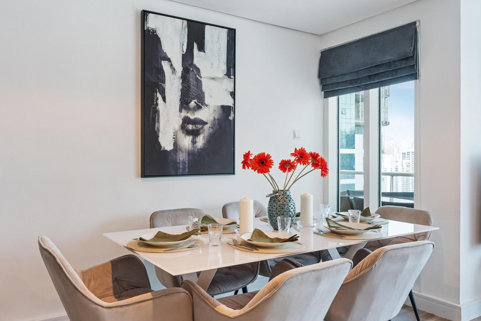 Modern & Spacious 2-Bed Condo With Panoramic Lake Views, Dual Balconies, Steps From Dubai Jlt Metro By "La Buena Vida Holiday Homes" 외부 사진