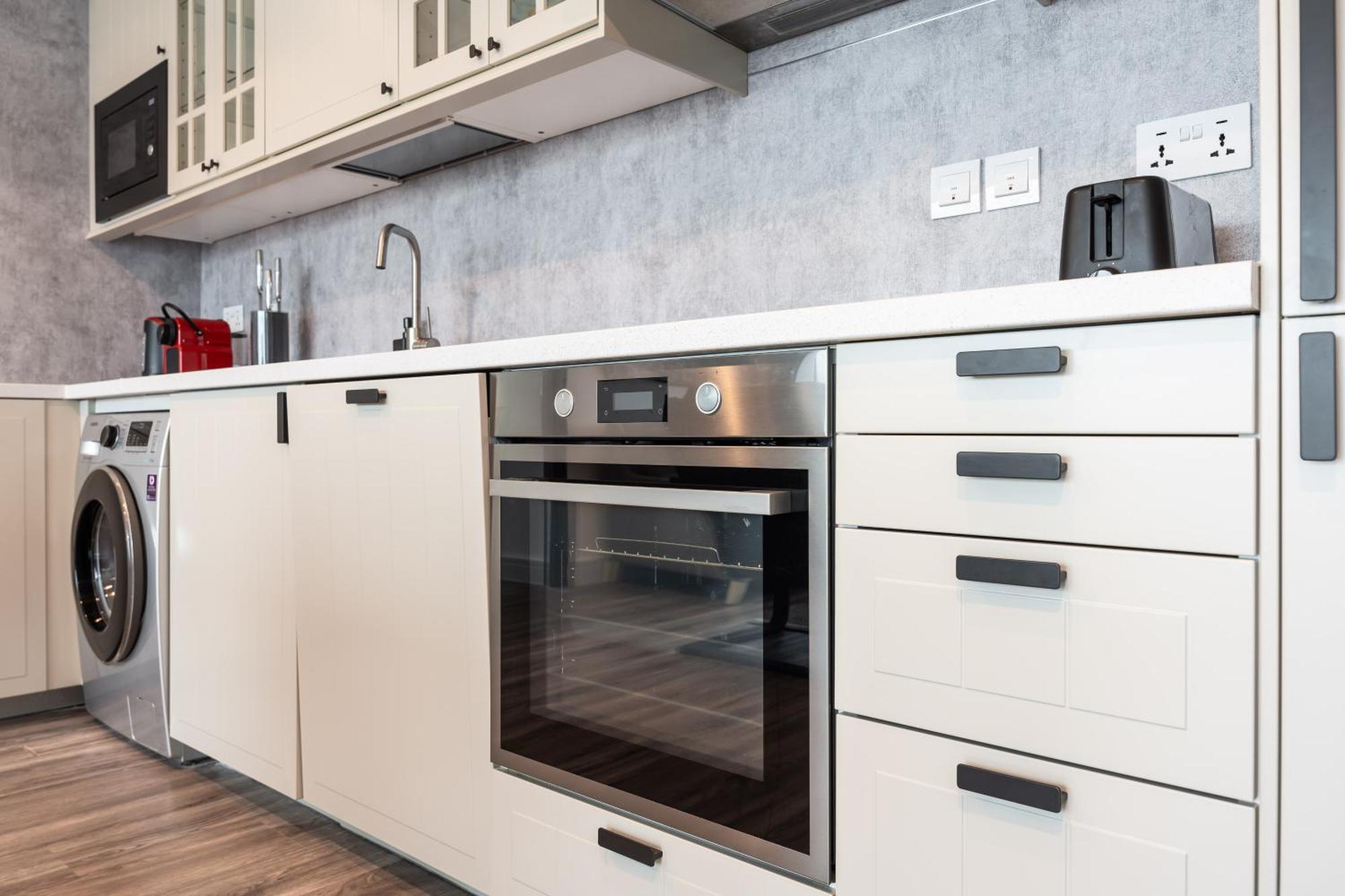 Modern & Spacious 2-Bed Condo With Panoramic Lake Views, Dual Balconies, Steps From Dubai Jlt Metro By "La Buena Vida Holiday Homes" 외부 사진