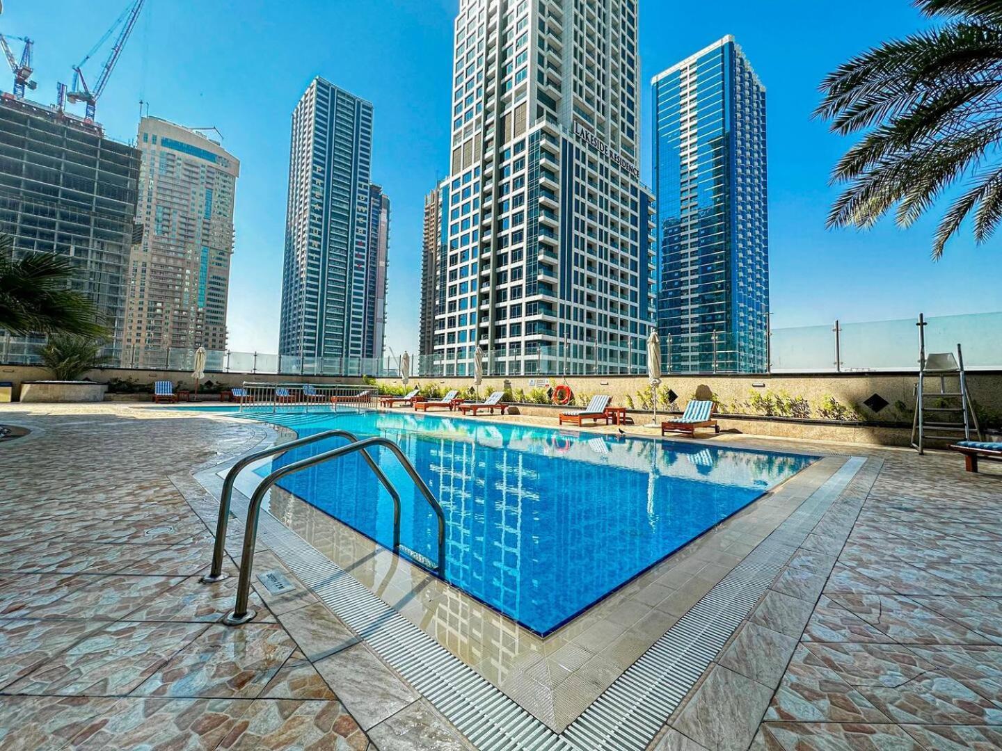 Modern & Spacious 2-Bed Condo With Panoramic Lake Views, Dual Balconies, Steps From Dubai Jlt Metro By "La Buena Vida Holiday Homes" 외부 사진